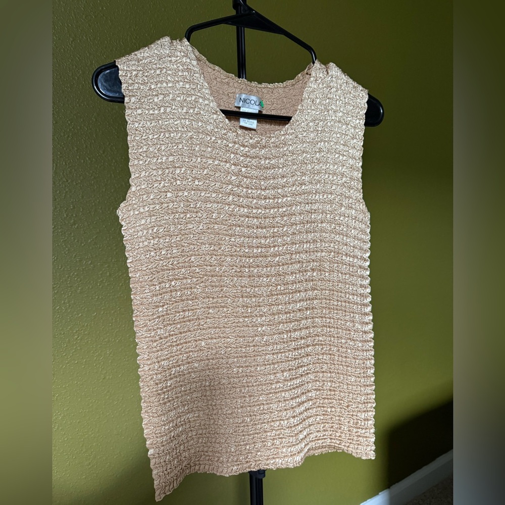 VINTAGE Nicola Textured Metallic Gold Sleeveless Top Size M
